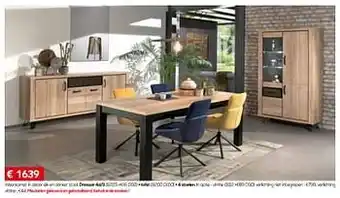 Woonkamer in decor eik en donker staal