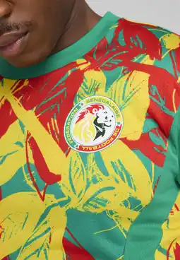 Decathlon Senegal 2025 prematch-shirt voor heren PUMA Sport Green Faster Yellow Red aanbieding