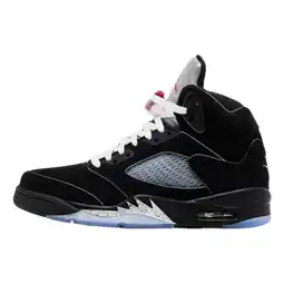Decathlon Schoenen Air 5 Retro OG Black Metallic Reimagined aanbieding