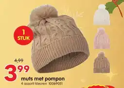 Yess muts met pompon aanbieding