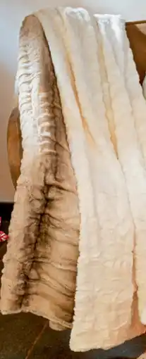 Carrefour Plaid in Imitatiebont aanbieding