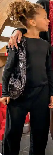 Carrefour T-shirt met lange mouwen of broek voor meisjes aanbieding