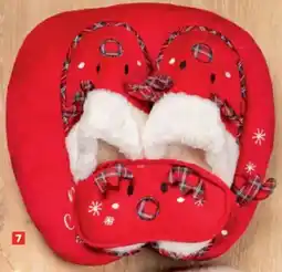 Carrefour Slippers met Masker en Reiskussen voor Dames aanbieding