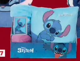 Carrefour Doos kussen + plaid Stitch aanbieding