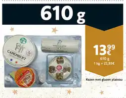 Cora Kazen met glazen plateau aanbieding