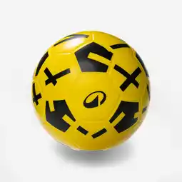 Decathlon Voetbal Ballground 500 maat 4 geel en zwart aanbieding