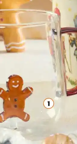 Colruyt Glazen mok met glazen 3D-figuurtje binnenin Peperkoekenman aanbieding