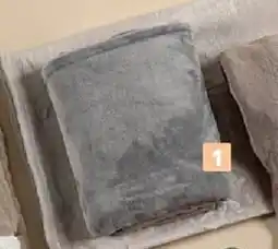 Carrefour Extra zachte plaid aanbieding