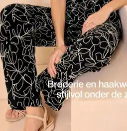 Damart Broek in crêpe met gebloemde broderie aanbieding