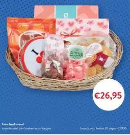 OKay Geschenkmand assortiment van koeken en snoepjes aanbieding
