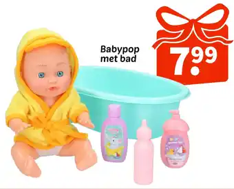 Babypop met bad