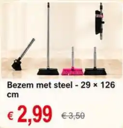 NH Market Bezem met steel aanbieding