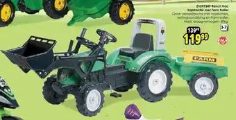 Ranch Trak traptractor met farm trailer