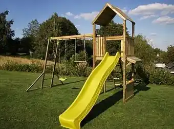 Dreamland BnB Wood schommel Nieuwpoort Monkey Bar Shop met gele glijbaan aanbieding