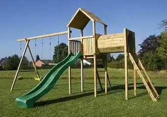 Dreamland BnB Wood schommel Nieuwpoort Adventure tunnel met groene glijbaan aanbieding