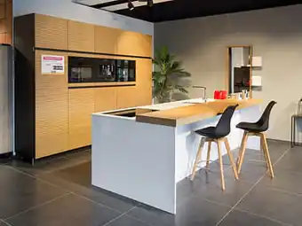 Deba Meubelen Keukenwand en kookeiland incl. toestellen Hout aanbieding