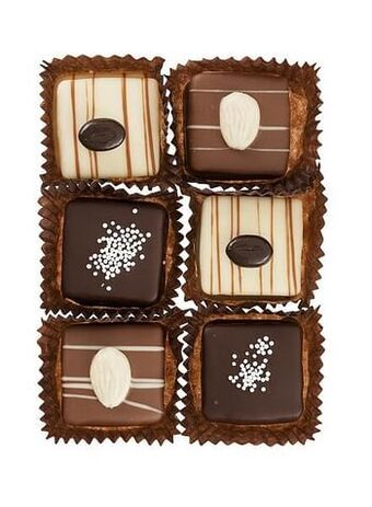 HEMA HEMA Chocolade Petit Fours aanbieding