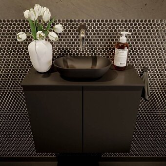 Sawiday Mondiaz Fowy toiletmeubel 60x50x23cm urban mat 0 kraangaten wasbak: midden 2 deuren solid surface met blad MDF kleur wasbak: aanbieding