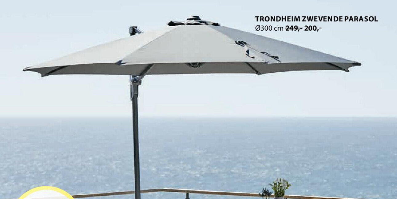 Trondheim Zwevende Parasol promotie bij Jysk