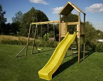 Dreamland BnB Wood schommel Nieuwpoort Monkey Bar met gele glijbaan aanbieding