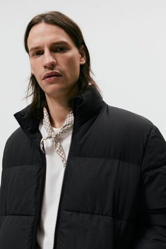 ZARA Jaqueta acolchoada oferta