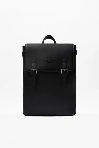 Mochila minimalista com aba