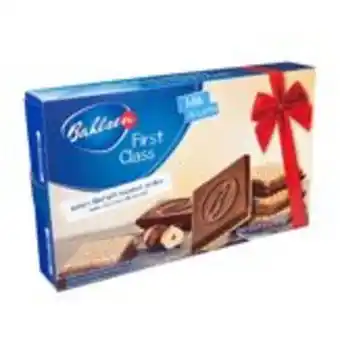 Sam's Club Wafer recheio torrone de avelã cobertura chocolate ao leite first class bahlsen pack com 2 unidades 250g cada oferta
