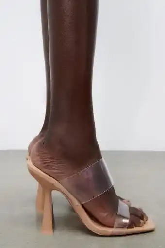 ZARA Mule com salto de vinil oferta