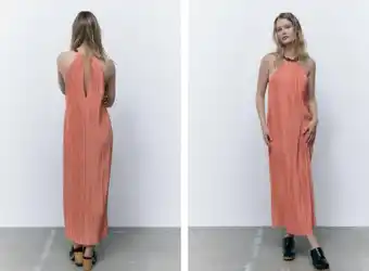 Vestido halter com aplique de madeira