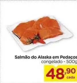 Salmão do alaska em pedaço congelado