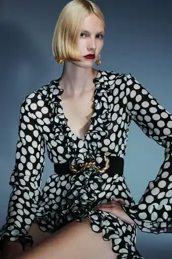 ZARA Blusa de bolinhas com babado oferta