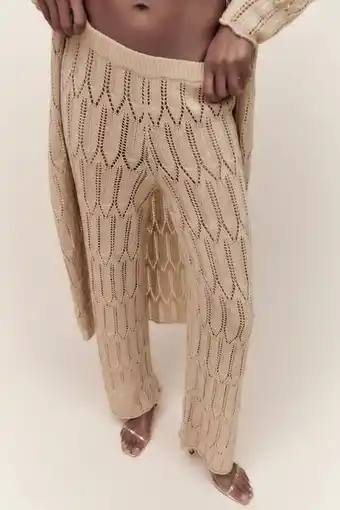 ZARA Calça rústica de tricô com rendilhados oferta