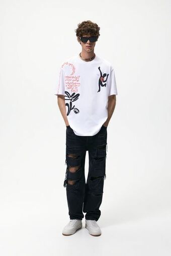 ZARA Camiseta com estampado de graffiti oferta