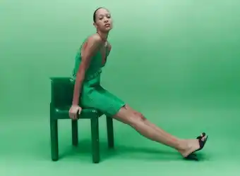 ZARA Vestido curto de tricô oferta