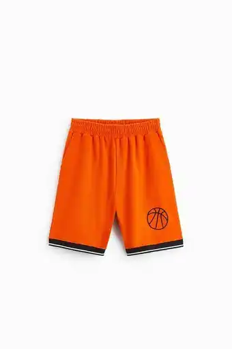 Bermuda com bordado basquete