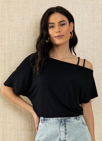 Quintess - blusa preta com tiras no ombro