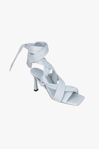 ZARA Sandália de couro atada limited edition oferta
