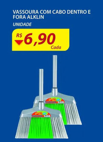 Assaí Atacadista Vassoura com cabo dentro E Fora Alklin oferta