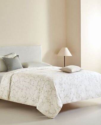 ZARA HOME Capa de edredão com estampado de flores e ramos oferta