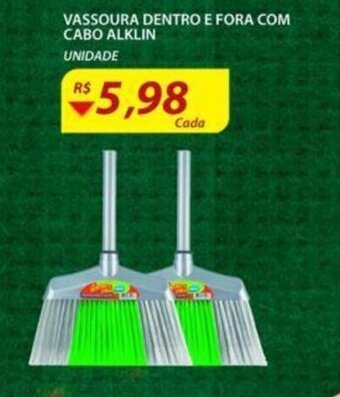 Assaí Atacadista Vassoura Dentro e fora com cabo Alklin oferta