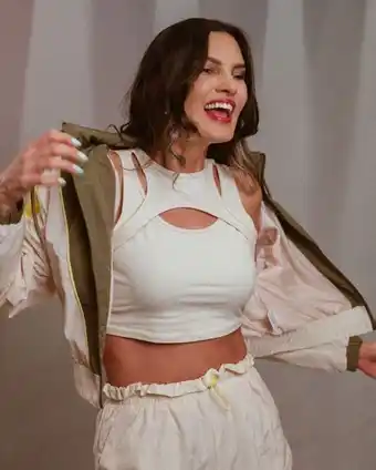 Riachuelo Blusa cropped feminina lisa bege pool by riachuelo oferta