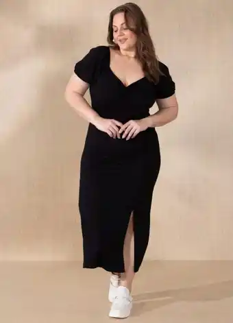 Posthaus Quintess - vestido preto com fenda na barra oferta