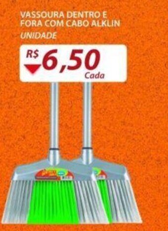 Assaí Atacadista Vassoura Dentro e fora com cabo Alklin oferta
