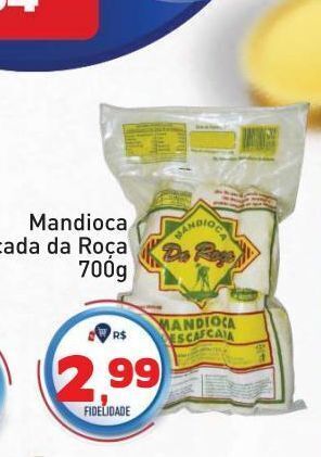 Mandioca descascada da roça 700g
