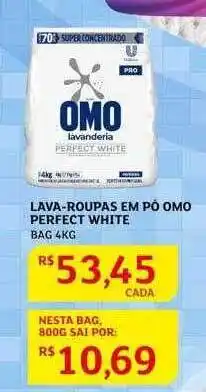 Assaí Atacadista Lava-roupas em pó omo perfect white bag oferta