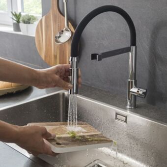 Leroy Merlin Torneira monocomando gourmet para pia de cozinha bica alta cromada e preta holly delinia oferta