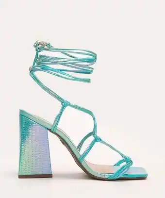 C&A Sandália salto alto texturizada holográfica via uno azul oferta