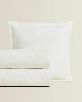 ZARA HOME Colcha com pontinhos e ondas oferta