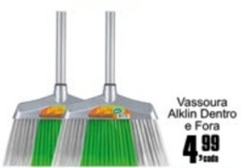 Higa's Supermercado Vassoura Alklin Dentro e Fora oferta