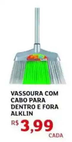 Assaí Atacadista Vassoura com cabo para dentro e fora alklin oferta